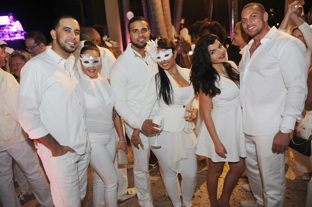 diner en blanc miami, things to do Miami, MiamiCurated