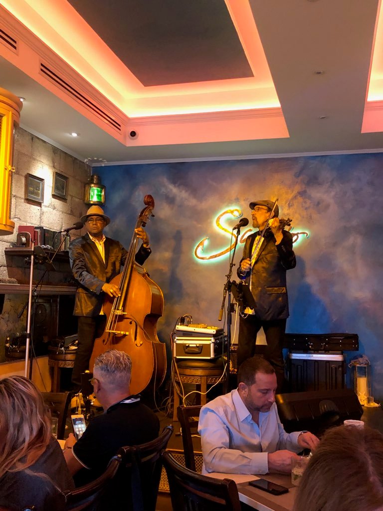 restaurants with live music little havana